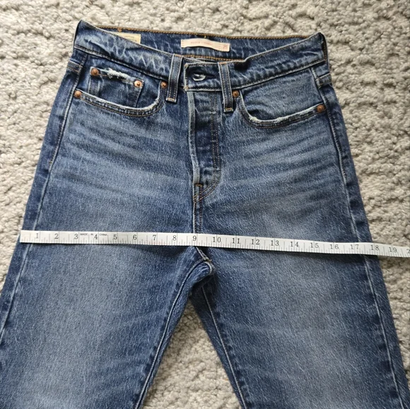 Levi's Wedgie Straight Jeans - Picture 5 of 7